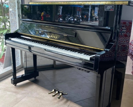 Đàn Yamaha Upright Piano U1H