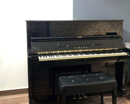 Đàn Yamaha Upright Piano U1F