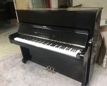 Yamaha U1E