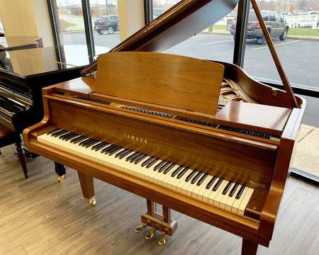 Grand Yamaha G2E -WALNUT